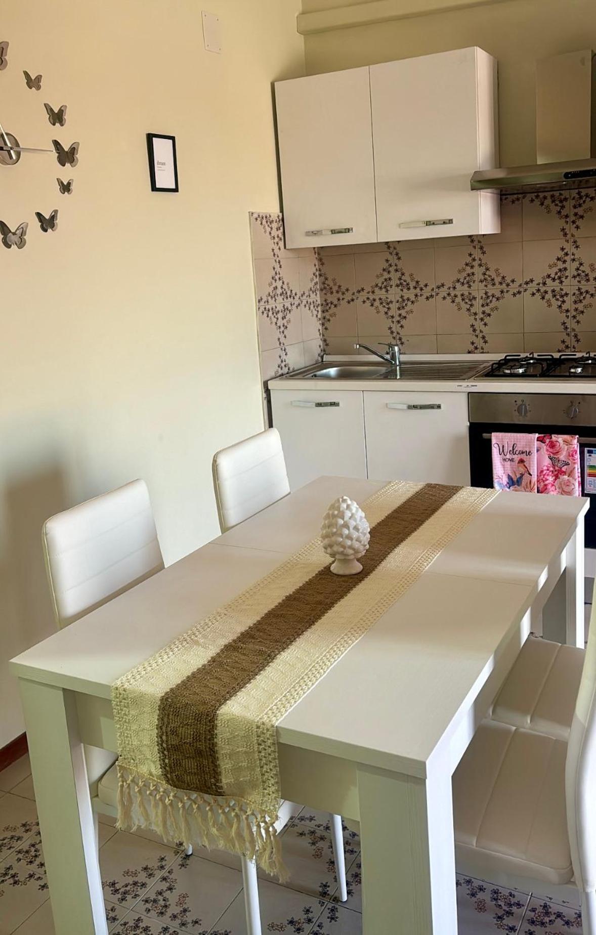 Appartamento Giardini Naxos Butterflies Home Schiso Εξωτερικό φωτογραφία